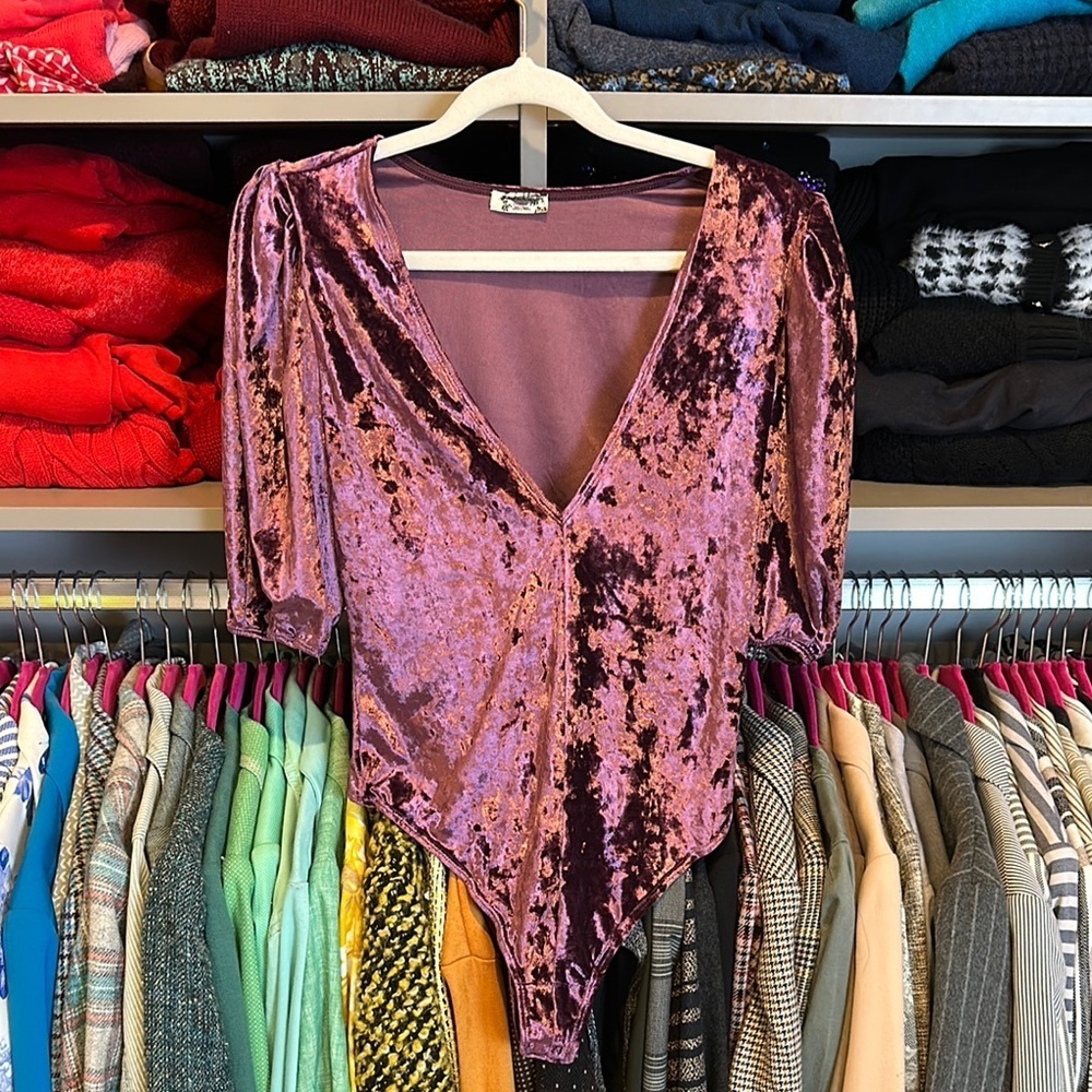 Free People pinkish purple 1/2 puff sleeve snap bottom bodysuit size S